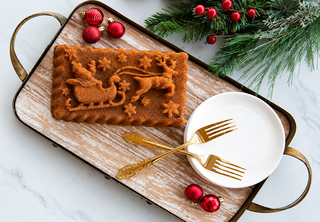 Nordic Ware NW 90848 Santa's Sleigh Loaf Pan Baking Tin Aluminium Grey 26.1 cm x 14.5 cm