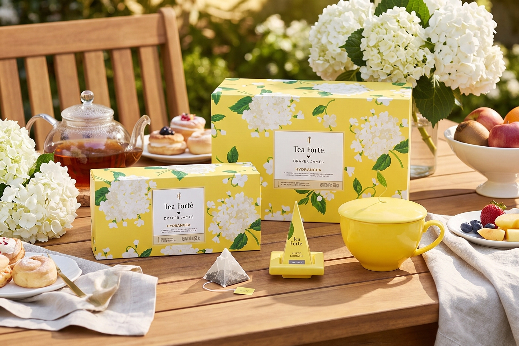 Tea Forte Gift Set with Cafe Cup, Tea Tray, Petite Presentation Box with 10 Handcrafted Pyramid Infuser Tea Bags, Hydrangea