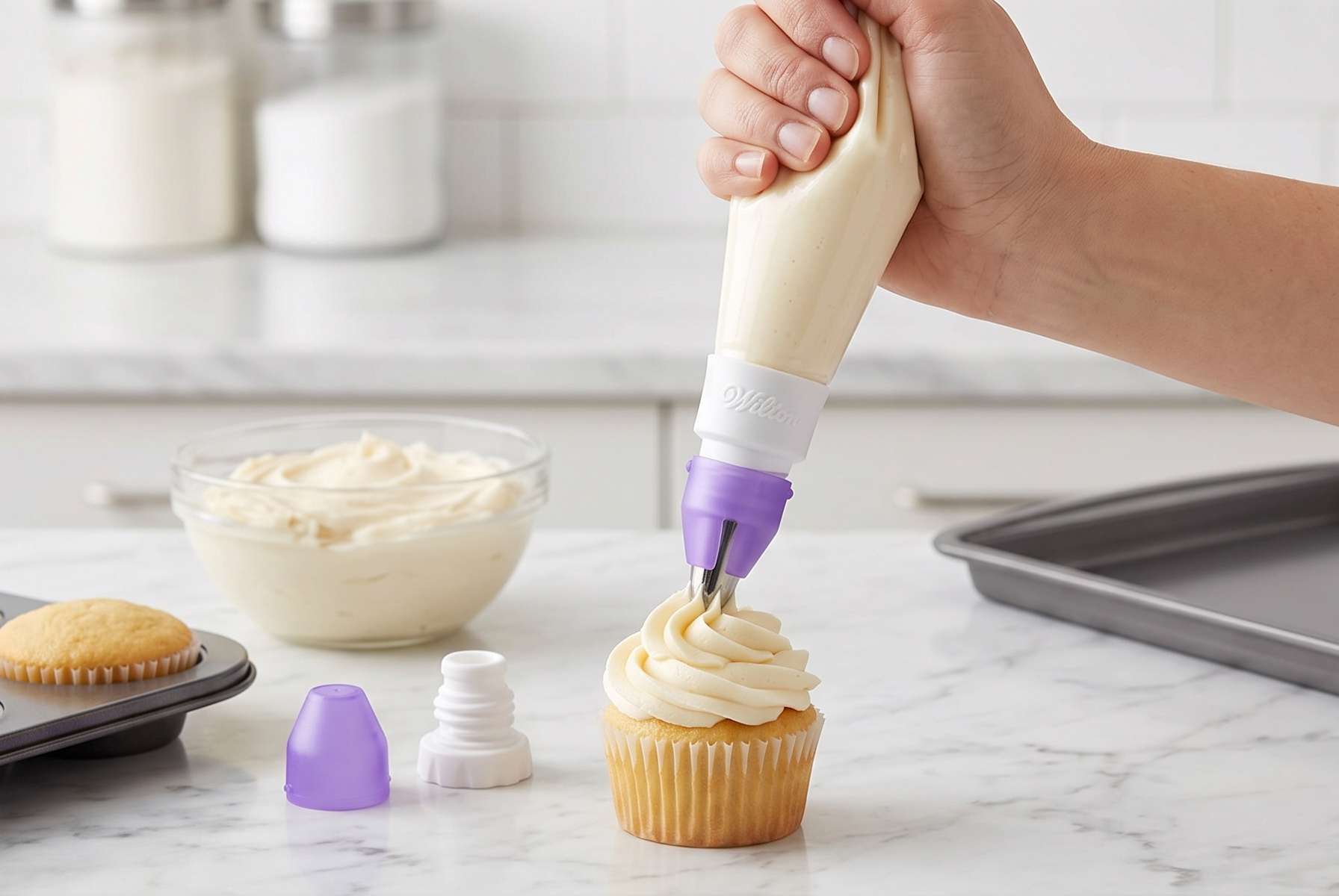 Wilton Twist Quick Decorating Coupler, 4-Pieces