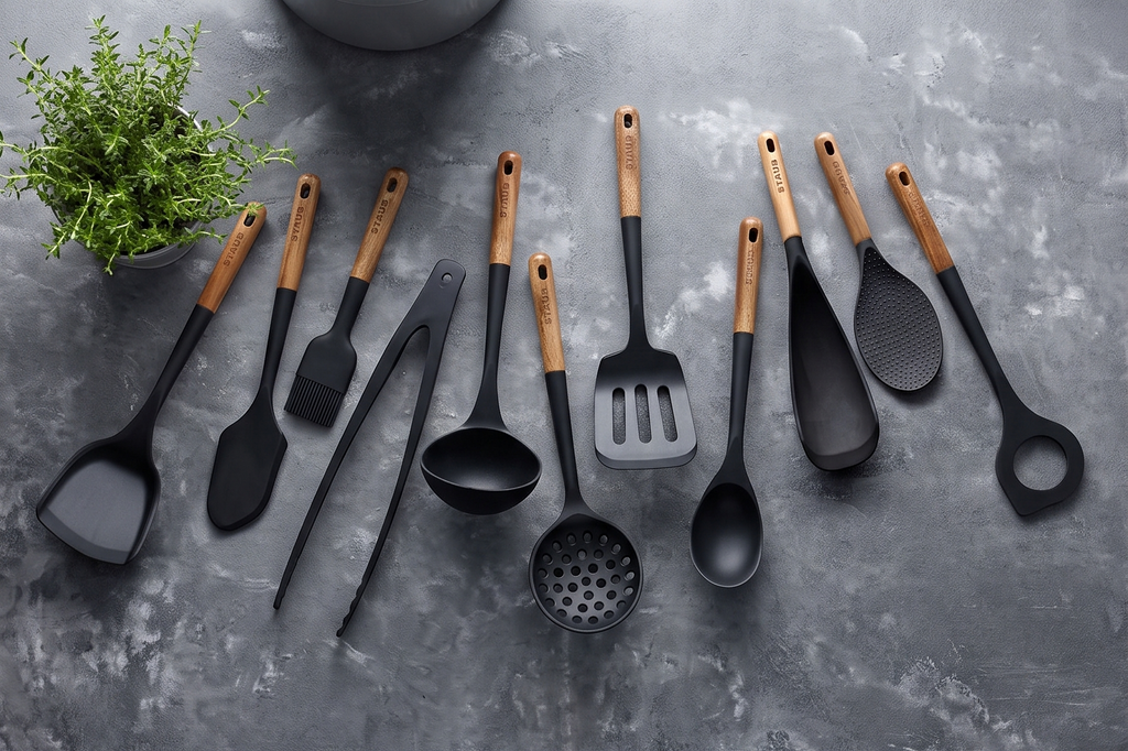 Staub Silicone with Wood Handle 11-pc Cooking Utensil Set